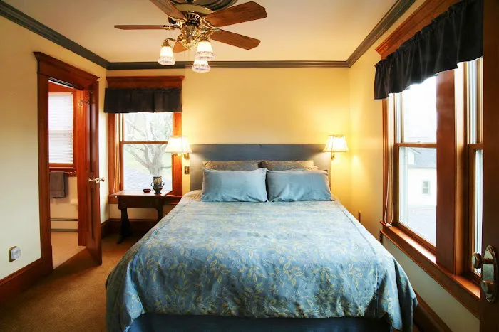 Breezy Hill Inn 4
