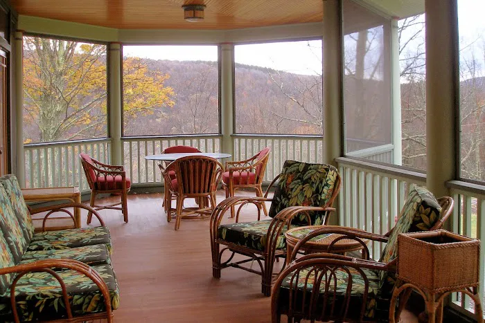 Breezy Hill Inn 4