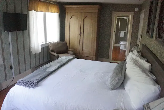 The Frogtown Inn Bed & Breakfast 4