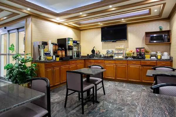 Days Inn by Wyndham Runnemede Philadelphia Area 4