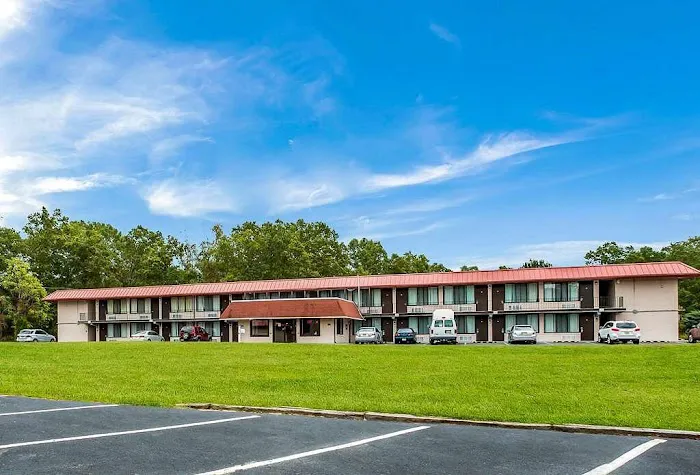 Red Carpet Inn & Suites 524 NJ-73 Hammonton NJ 4