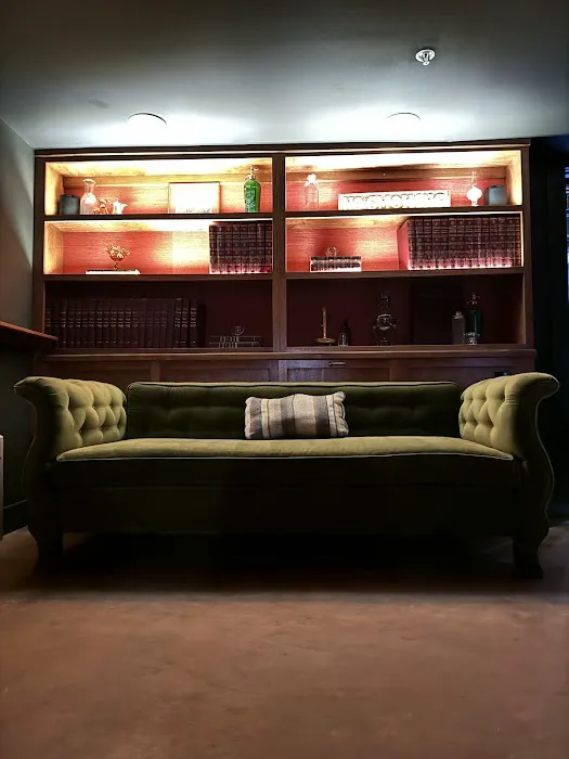 The Gas Lamp Hotel 5