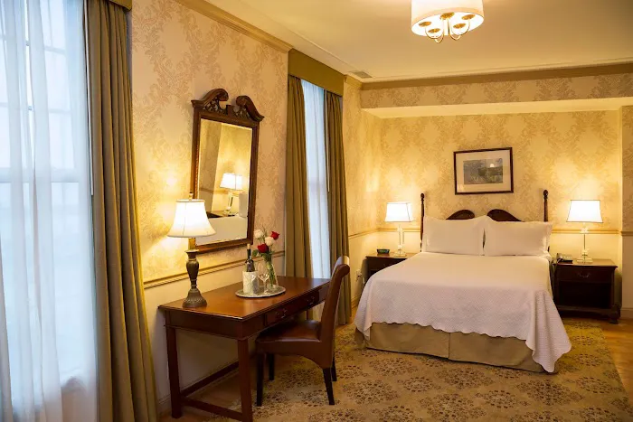 Penn's View Hotel 5