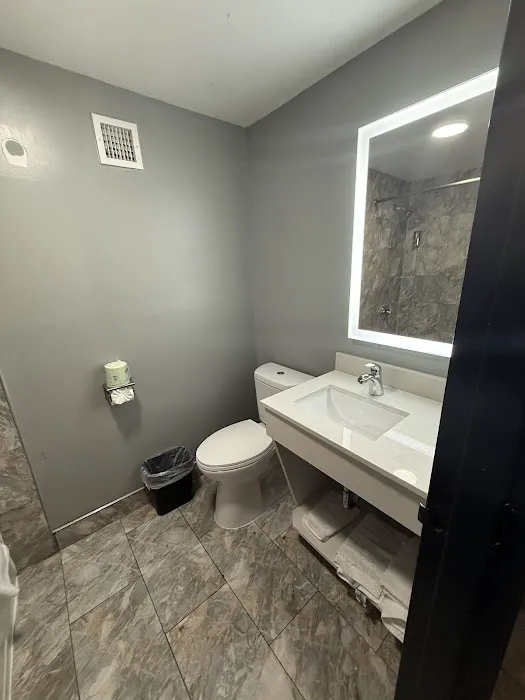 Philly Inn & Suites 5