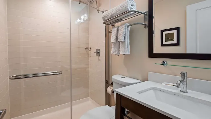 Best Western Plus Philadelphia Convention Center Hotel 5