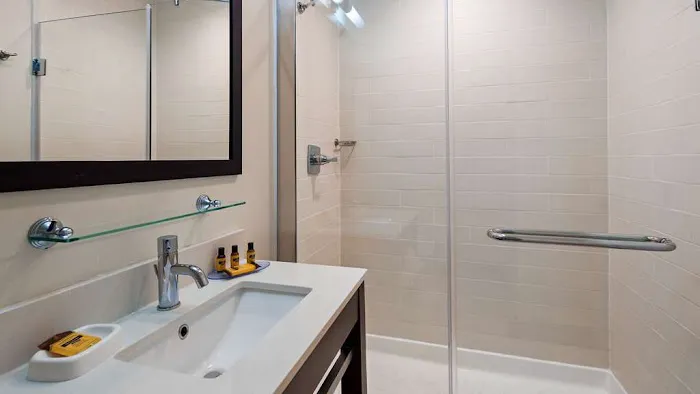 Best Western Plus Philadelphia Convention Center Hotel 5