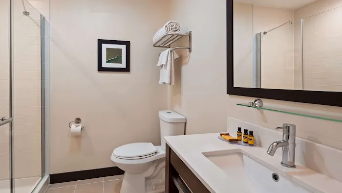 Best Western Plus Philadelphia Convention Center Hotel 5