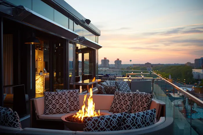 The Logan Philadelphia, Curio Collection by Hilton 4