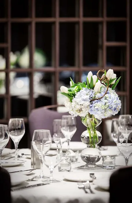 The Logan Philadelphia, Curio Collection by Hilton 4