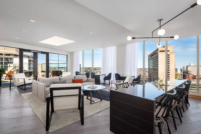 The Windsor Suites 5