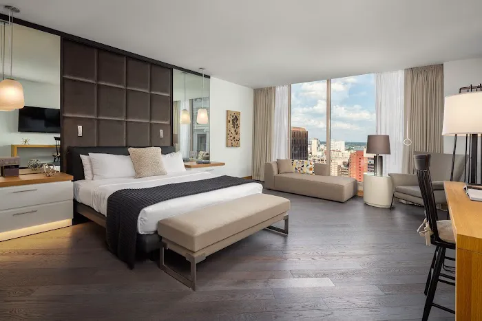 The Windsor Suites 5