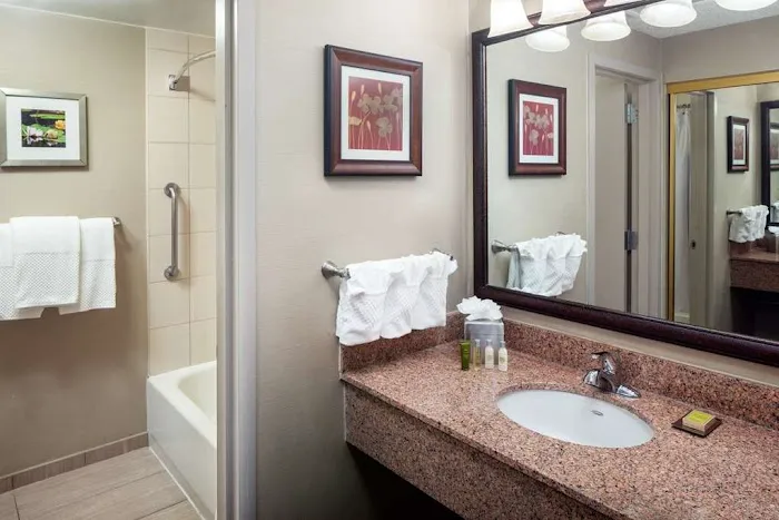DoubleTree by Hilton Cherry Hill Philadelphia 5