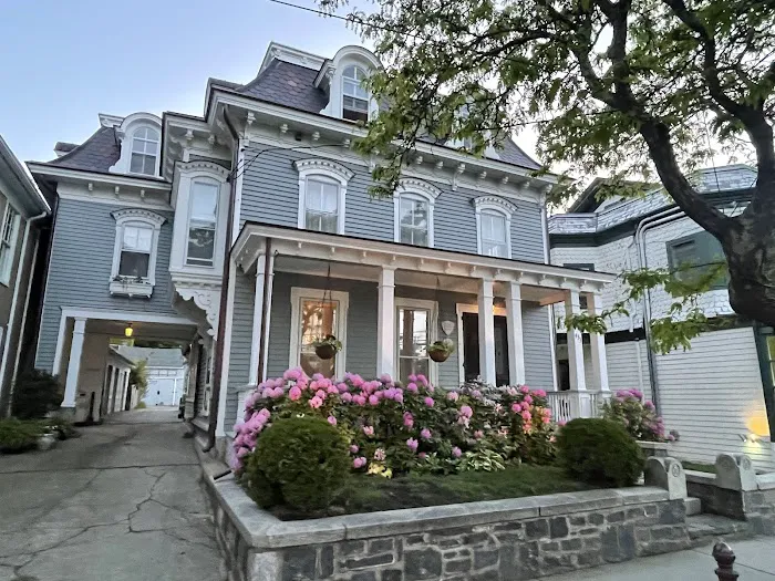 White Lions Inn Hotel 5