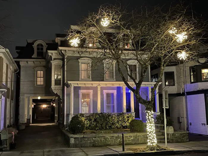 White Lions Inn Hotel 5