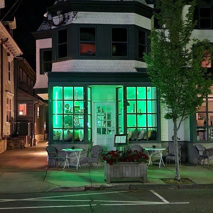 The Gallery Hotel 5