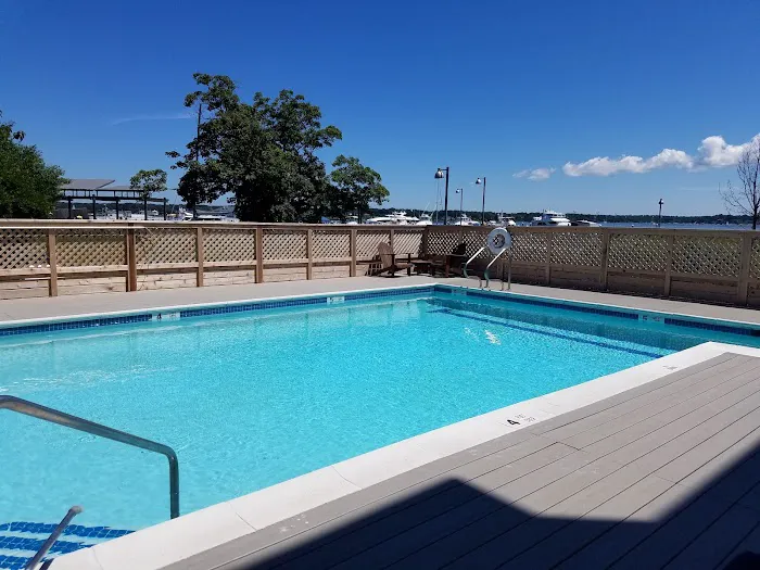 The Harbor Front Inn 5