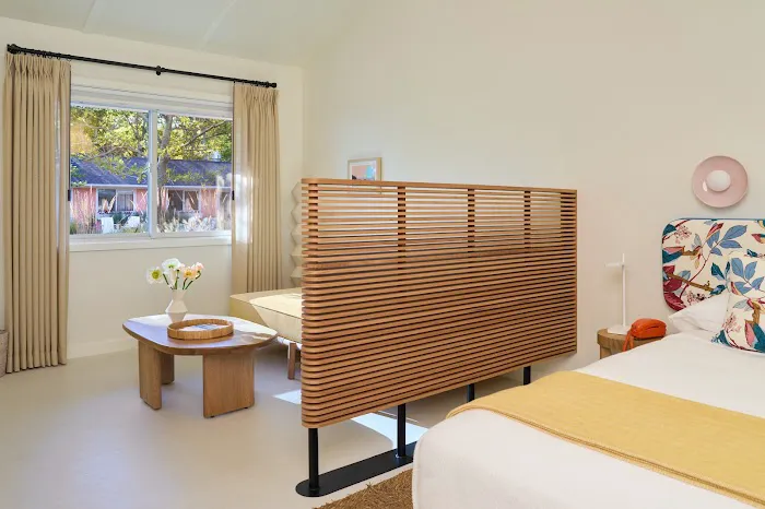 Silver Sands Motel & Beach Bungalows 5