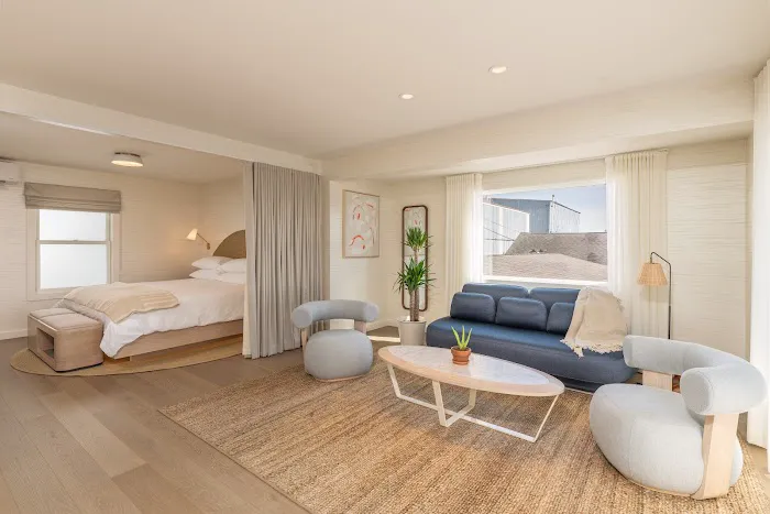The Shoals Suites & Slips 5