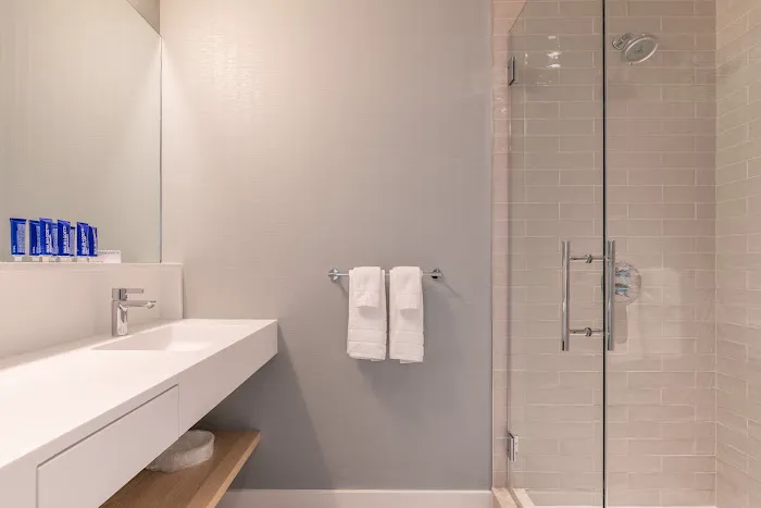 The Shoals Suites & Slips 5