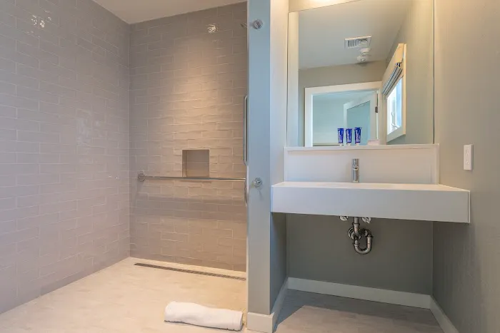 The Shoals Suites & Slips 5