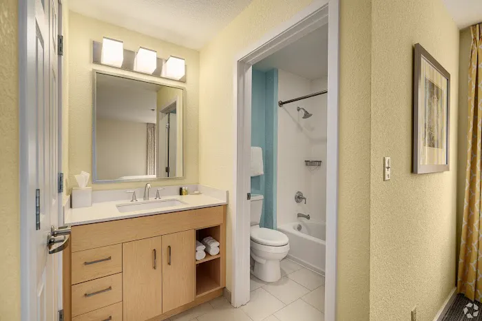 AVIA Residences on Lincoln - Furnished Extended Stays 4