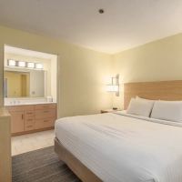 AVIA Residences on Lincoln - Furnished Extended Stays ico
