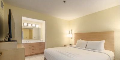 AVIA Residences on Lincoln - Furnished Extended Stays