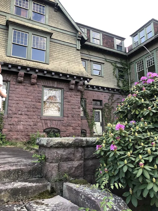 Brooke Mansion 4