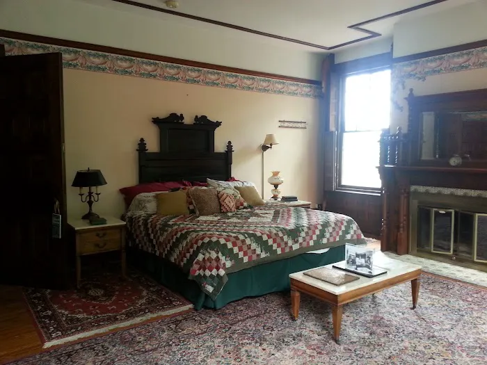 Brooke Mansion 4