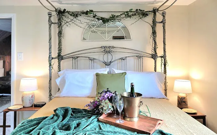 Sanctuary of the Swan Apart Hotel 4