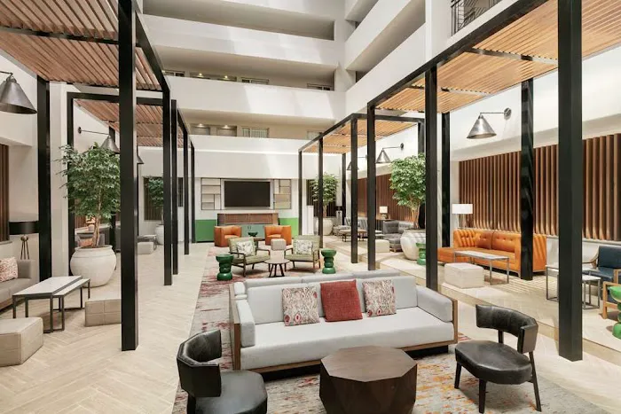 Embassy Suites by Hilton Philadelphia Valley Forge 4