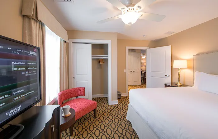 Louella Extended Stay Apartments 4