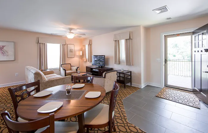 Louella Extended Stay Apartments 4