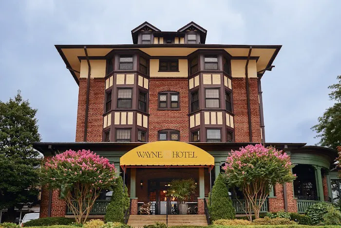 Wayne Hotel 4