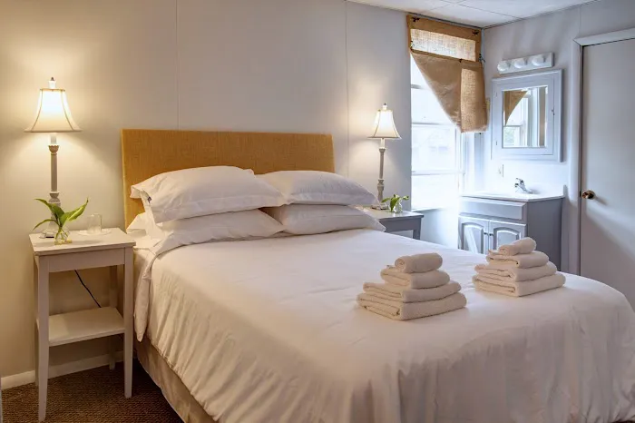 Pine Hill Arms Hotel 4