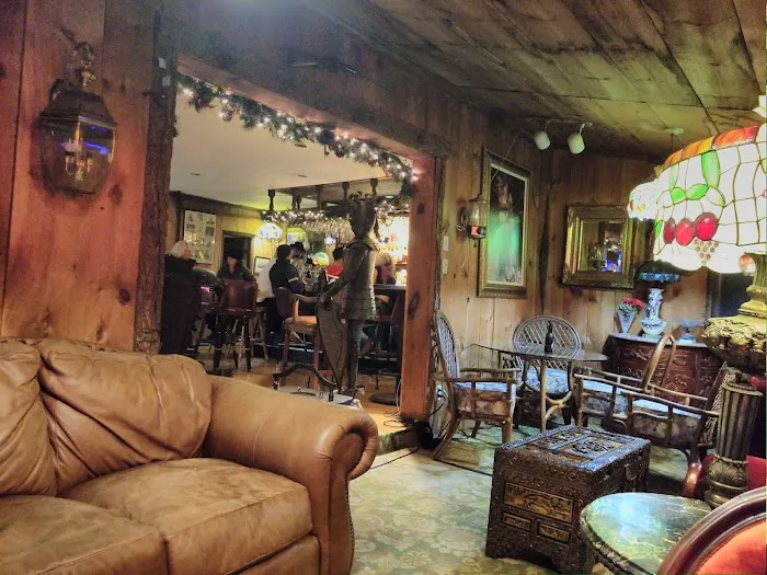 Colonial Inn 4