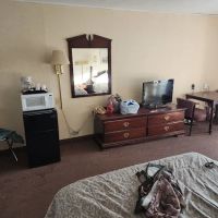 Colonial Brick Inn & Suites ico