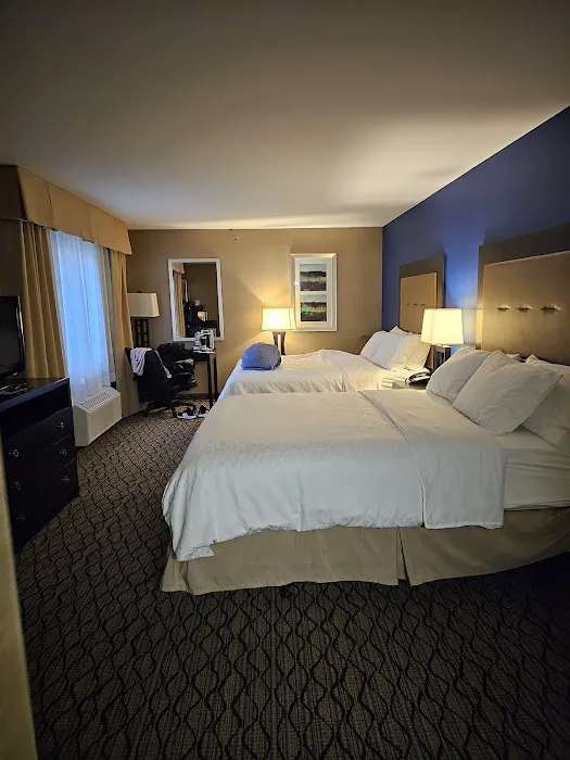 Holiday Inn Express & Suites Gibson 4