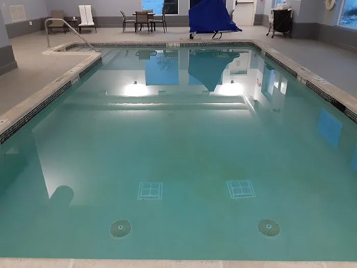 Holiday Inn Express & Suites Gibson 4