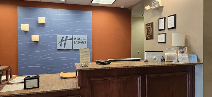 Holiday Inn Express & Suites Gibson 4