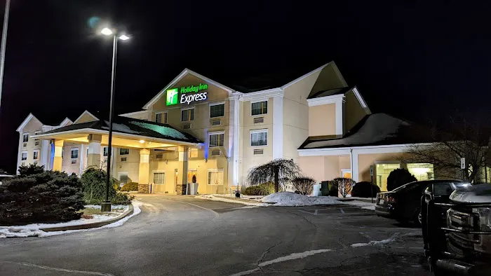 Holiday Inn Express & Suites Gibson 4