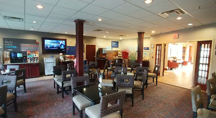 Holiday Inn Express & Suites Gibson 4