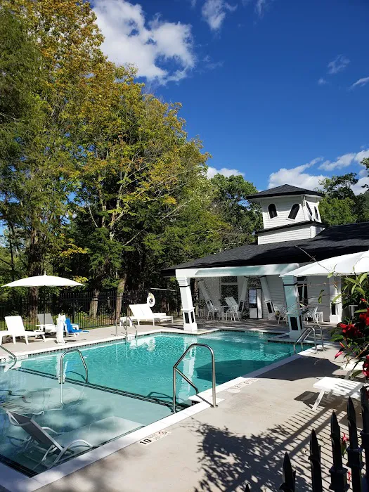 The Roxbury at Stratton Falls 4