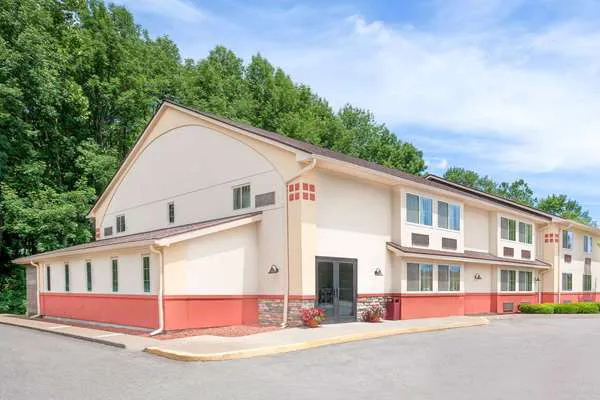 Super 8 by Wyndham Oneonta/Cooperstown 4