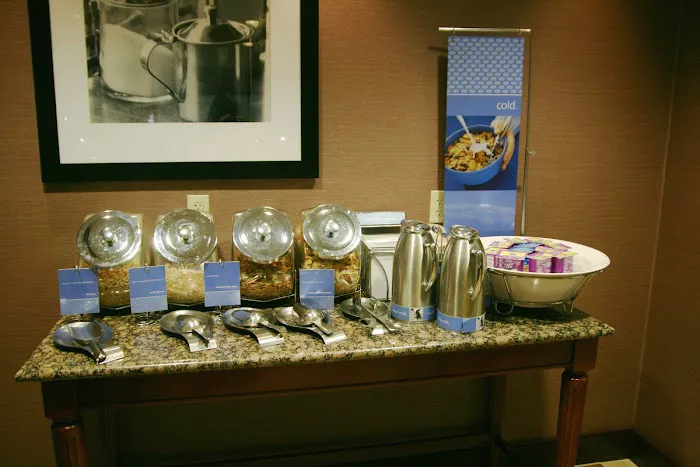 Hampton Inn Oneonta 4