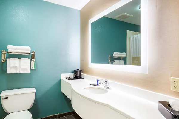 Sleep Inn & Suites 4