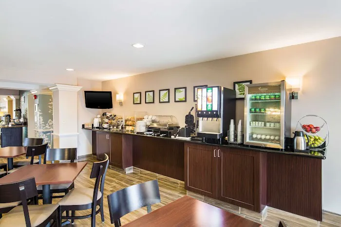 Sleep Inn & Suites 4