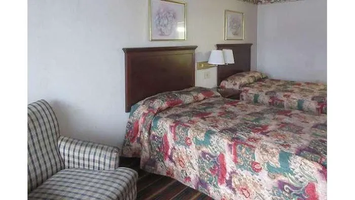 Rodeway Inn 4