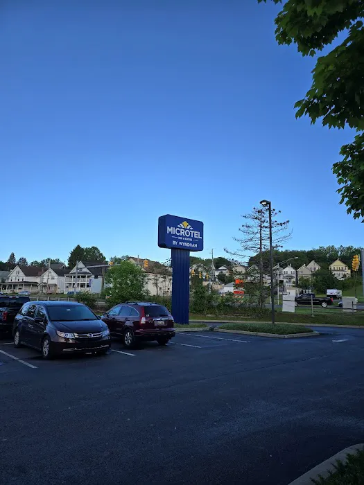 Microtel Inn & Suites by Wyndham Dickson City/Scranton 4
