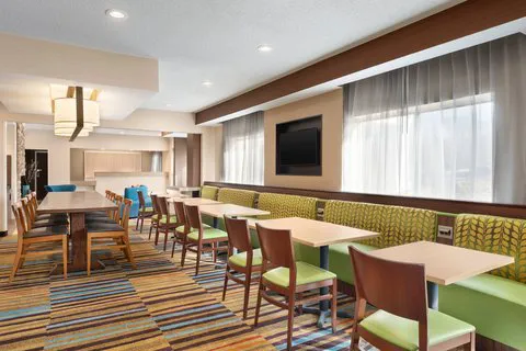 Fairfield Inn Deptford 4